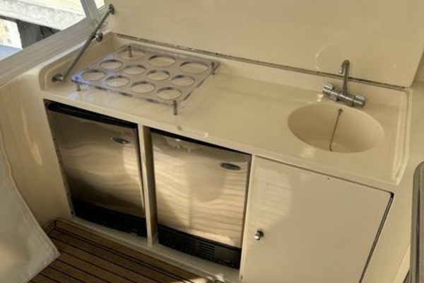 57ft Uniesse Yacht For Sale