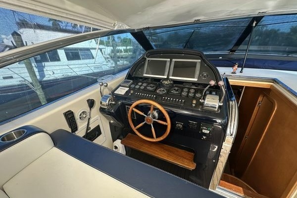 57ft Uniesse Yacht For Sale