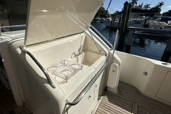 57ft Uniesse Yacht For Sale