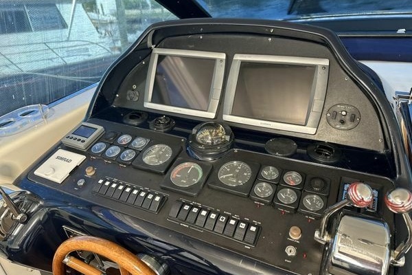 57ft Uniesse Yacht For Sale