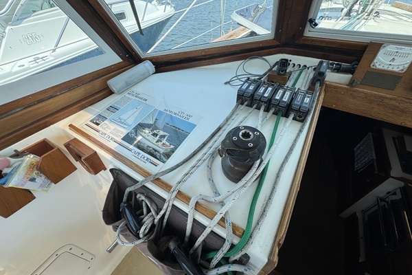 BIA 30ft Cape Dory Yacht For Sale