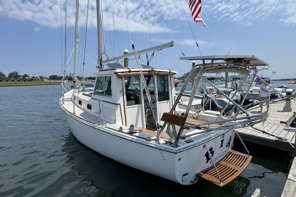 BIA 30ft Cape Dory Yacht For Sale