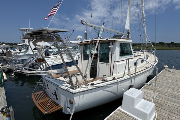 BIA 30ft Cape Dory Yacht For Sale
