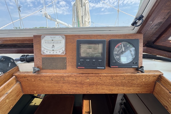 BIA 30ft Cape Dory Yacht For Sale