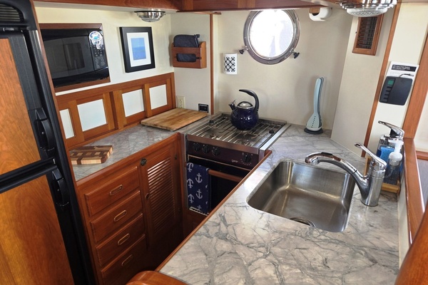 39ft Kadey Krogen Yacht For Sale