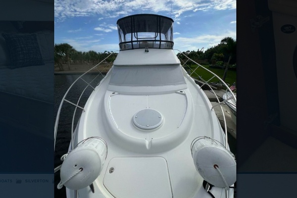 Main Express 39ft Silverton Yacht For Sale