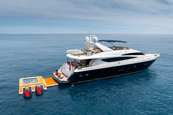 Photo of the 2009 Princess Princess 95 "BLUE EYES"