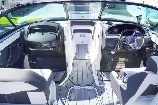 25ft Monterey Yacht For Sale