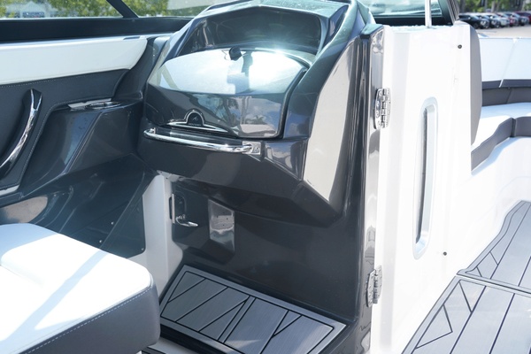 25ft Monterey Yacht For Sale