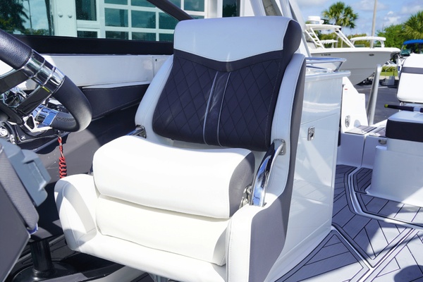 25ft Monterey Yacht For Sale