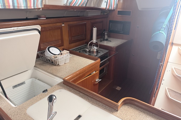 Off Piste 47ft Beneteau Yacht For Sale