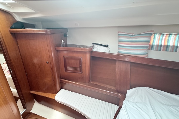Off Piste 47ft Beneteau Yacht For Sale