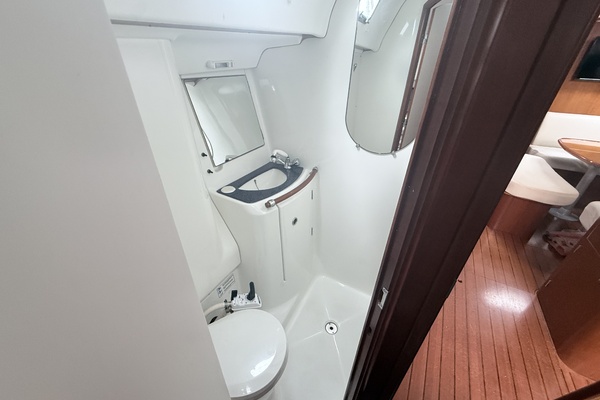 Off Piste 47ft Beneteau Yacht For Sale