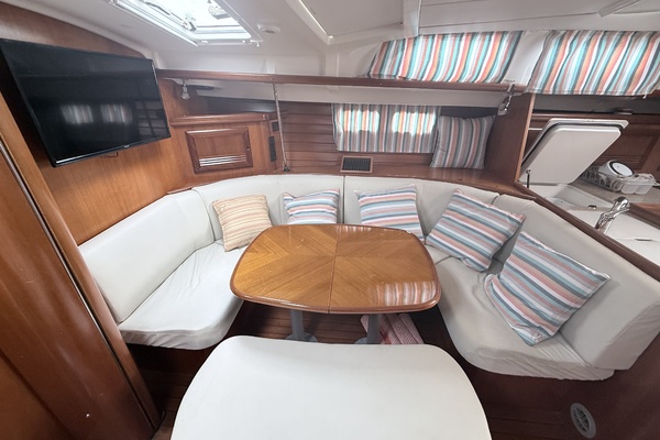 Off Piste 47ft Beneteau Yacht For Sale