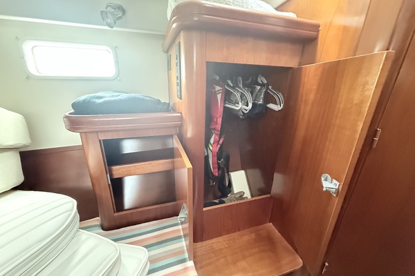 Off Piste 47ft Beneteau Yacht For Sale
