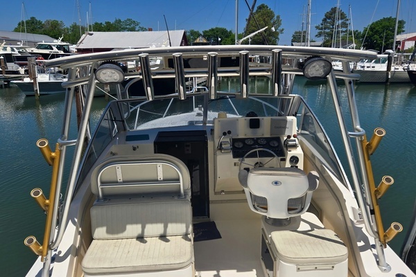 Photo of the 2000 Albemarle 280 Express Fisherman "Knot On Call"