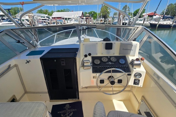 Photo of the 2000 Albemarle 280 Express Fisherman "Knot On Call"