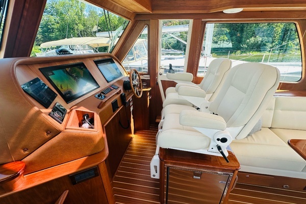 2025 Sabre 48