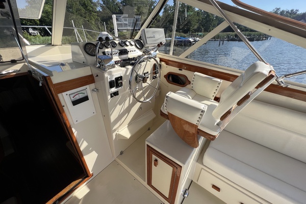 35ft Viking Yacht For Sale