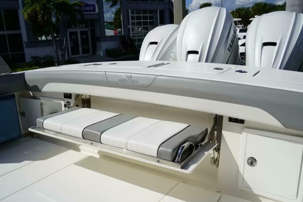 37ft Regulator Yacht For Sale