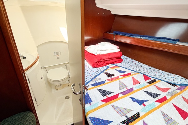 SOUND WAVES 42ft Beneteau Yacht For Sale