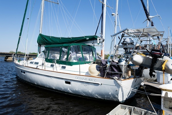 42-ft-Beneteau-2002-Oceanis 42CC-SOUND WAVES New Bern North Carolina United States  yacht for sale