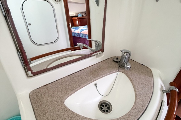 SOUND WAVES 42ft Beneteau Yacht For Sale