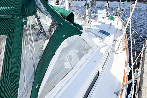 SOUND WAVES 42ft Beneteau Yacht For Sale