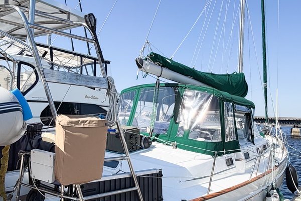 SOUND WAVES 42ft Beneteau Yacht For Sale