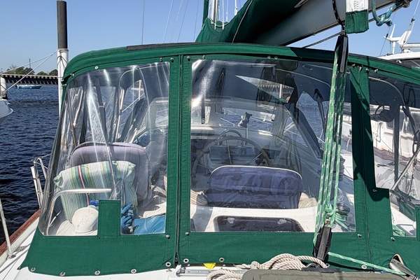 SOUND WAVES 42ft Beneteau Yacht For Sale