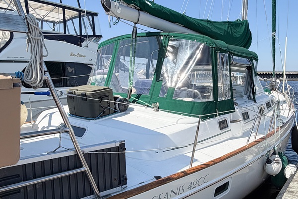 SOUND WAVES 42ft Beneteau Yacht For Sale