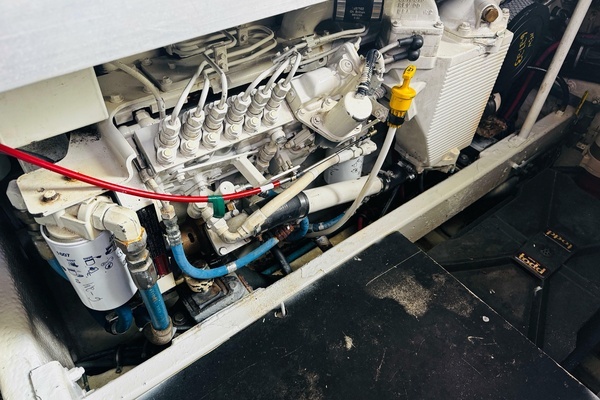 Photo of the 1992 Viking 35 Convertible "Calm Down"