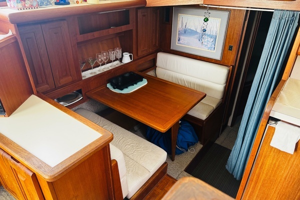 Photo of the 1992 Viking 35 Convertible "Calm Down"