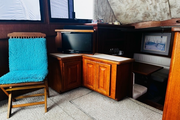 Photo of the 1992 Viking 35 Convertible "Calm Down"