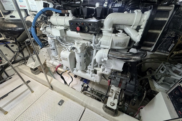 2003 Tiara Yachts 52