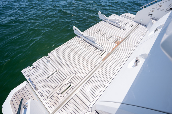 60ft Azimut Yacht For Sale