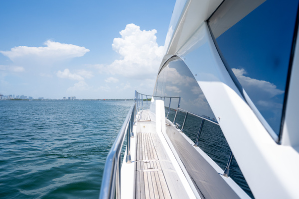 60ft Azimut Yacht For Sale