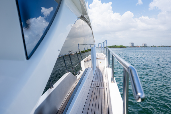 60ft Azimut Yacht For Sale