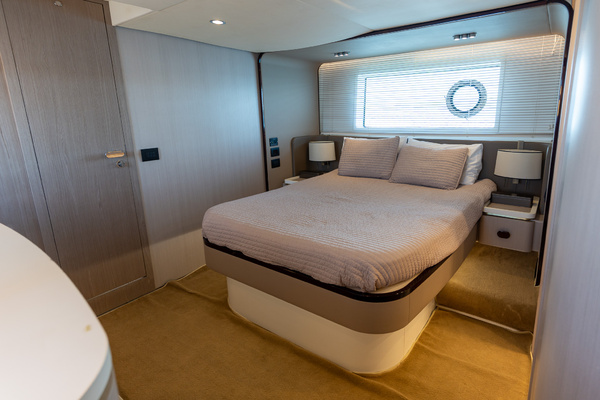 60ft Azimut Yacht For Sale