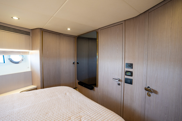 60ft Azimut Yacht For Sale