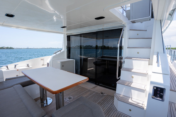 60ft Azimut Yacht For Sale