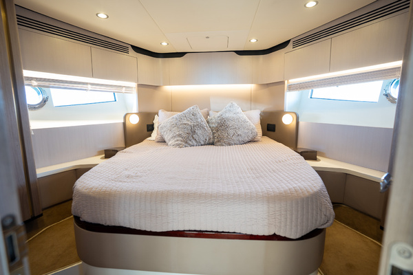 60ft Azimut Yacht For Sale