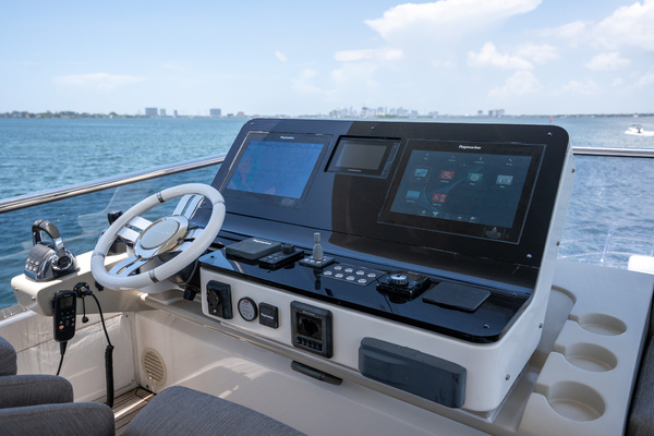 60ft Azimut Yacht For Sale