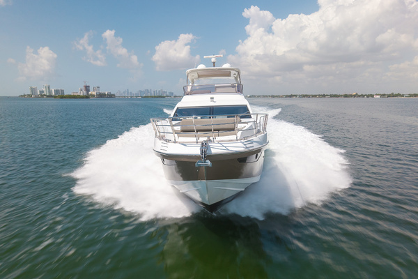 Azimut 60 Flybridge Yacht For Sale