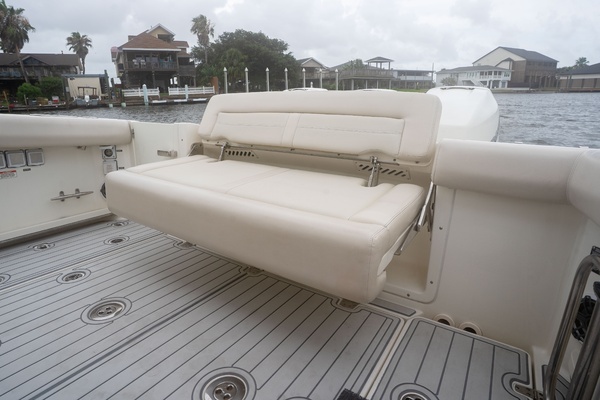 Boston Whaler 350 Realm Yacht For Sale