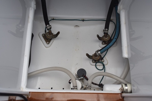Bertram 31 Express Cruiser Yacht For Sale