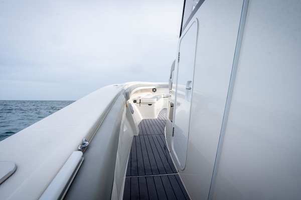 Regulator 41 Yacht For Sale