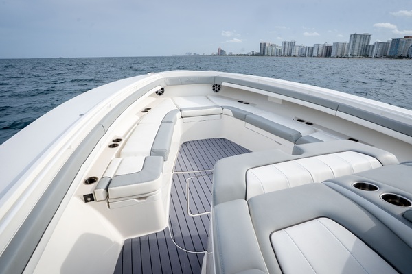 41ft Regulator Yacht For Sale