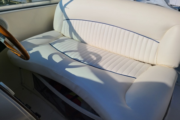 Lewnasea 33ft Rinker Yacht For Sale