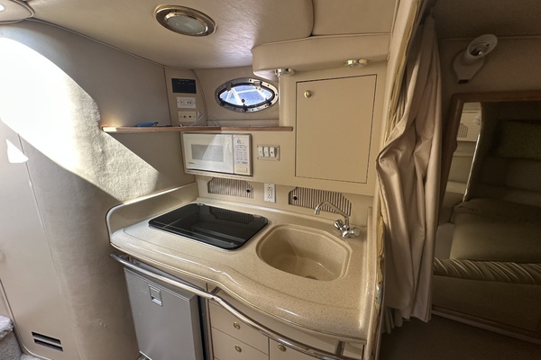 Photo of the 1998 Sea Ray 290 Sundancer